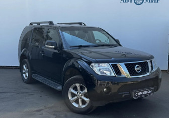 Подержанный автомобиль Nissan Pathfinder 2013 года (3 фото)