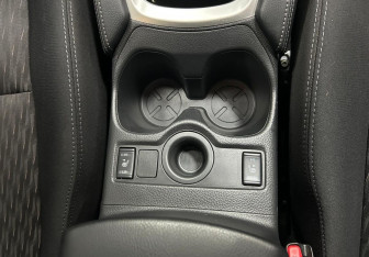 Подержанный автомобиль Nissan X-Trail 2019 года (23 фото)