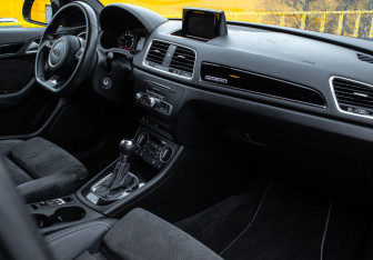 Подержанный автомобиль Audi Q3 2017 года (5 фото)