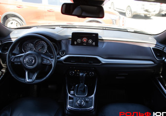 Подержанный автомобиль Mazda CX-9 2018 года (12 фото)