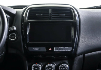 Подержанный автомобиль Mitsubishi ASX 2019 года (13 фото)