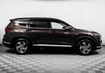 Подержанный автомобиль Hyundai Santa Fe 2021 года (4 фото)