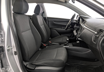 Подержанный автомобиль Kia Rio Hatchback 2021 года (22 фото)