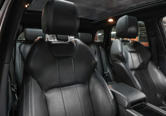 Подержанный автомобиль Land Rover Range Rover Evoque 2018 года (10 фото)