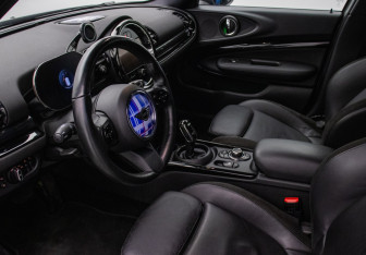 Подержанный автомобиль MINI Clubman Wagon 2021 года (10 фото)