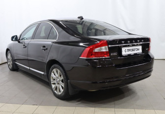 Подержанный автомобиль Volvo S80 2011 года (6 фото)