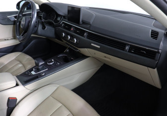 Подержанный автомобиль Audi A5 Liftback 2017 года (10 фото)