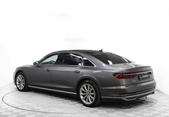 Подержанный автомобиль Audi A8 2019 года (7 фото)