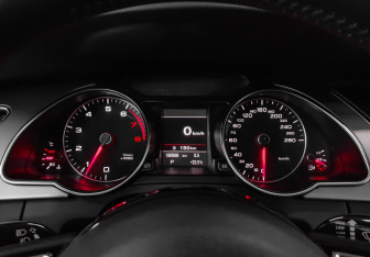 Подержанный автомобиль Audi A5 Coupe 2012 года (12 фото)