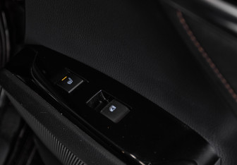 Подержанный автомобиль Toyota Camry Sedan 2019 года (11 фото)