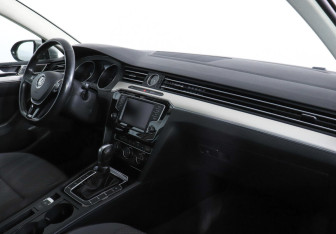 Подержанный автомобиль Volkswagen Passat Wagon 2017 года (6 фото)