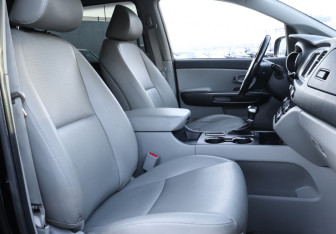 Подержанный автомобиль Kia Carnival 2019 года (14 фото)