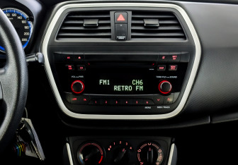 Подержанный автомобиль Suzuki SX4 Hatchback 2013 года (15 фото)