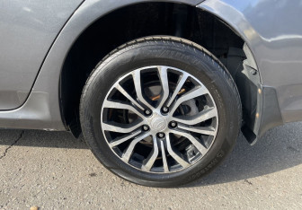 Подержанный автомобиль Toyota Corolla Sedan 2010 года (12 фото)