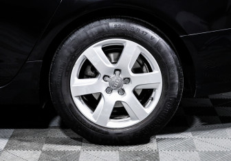 Подержанный автомобиль Audi A6 Sedan 2013 года (15 фото)