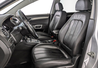 Подержанный автомобиль Opel Antara 2013 года (20 фото)