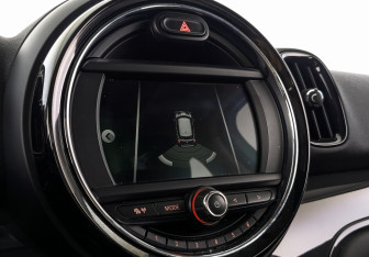 Подержанный автомобиль MINI Countryman 2018 года (26 фото)