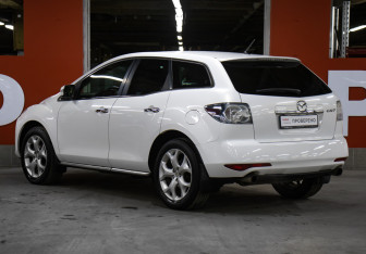 Подержанный автомобиль Mazda CX-7 2011 года (7 фото)