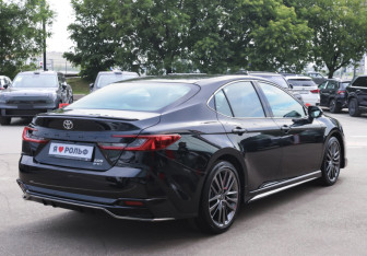 Новый Toyota Camry Sedan 2024 (5 фото)