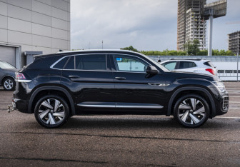 Подержанный автомобиль Volkswagen Teramont 2023 года (4 фото)