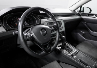 Подержанный автомобиль Volkswagen Passat Sedan 2017 года (14 фото)