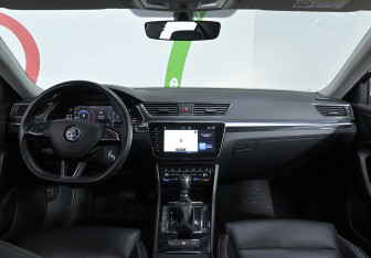 Подержанный автомобиль Skoda Superb Liftback 2023 года (8 фото)