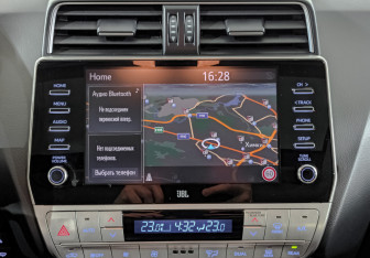 Подержанный автомобиль Toyota Land Cruiser Prado 2020 года (17 фото)