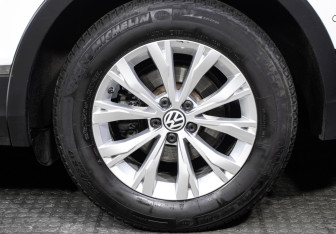 Подержанный автомобиль Volkswagen Tiguan 2018 года (22 фото)