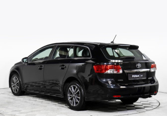 Подержанный автомобиль Toyota Avensis Wagon 2012 года (5 фото)