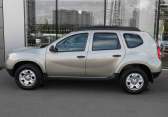 Подержанный автомобиль Renault Duster 2012 года (7 фото)