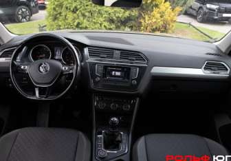 Подержанный автомобиль Volkswagen Tiguan 2017 года (10 фото)