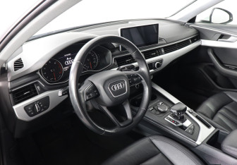 Подержанный автомобиль Audi A4 Sedan 2018 года (5 фото)