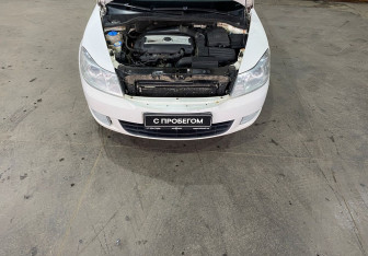 Подержанный автомобиль Skoda Octavia Liftback 2012 года (14 фото)