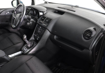 Подержанный автомобиль Opel Meriva 2011 года (6 фото)