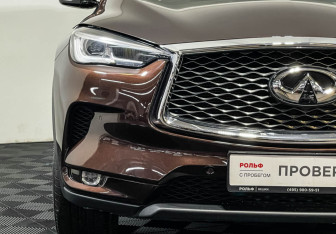 Подержанный автомобиль Infiniti QX50 2021 года (17 фото)