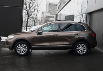 Подержанный автомобиль Volkswagen Touareg 2012 года (8 фото)