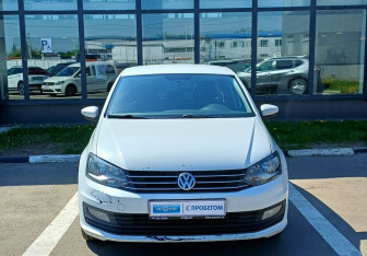 Подержанный автомобиль Volkswagen Polo Sedan 2016 года (2 фото)