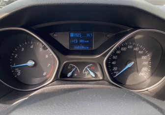 Подержанный автомобиль Ford Focus Wagon 2013 года (16 фото)