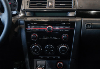 Подержанный автомобиль Mazda 3 Sedan 2008 года (10 фото)