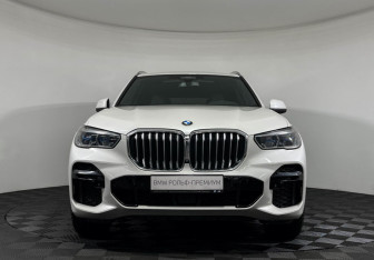 Подержанный автомобиль BMW X5 2022 года (3 фото)