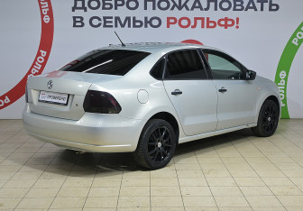 Подержанный автомобиль Volkswagen Polo Sedan 2014 года (4 фото)