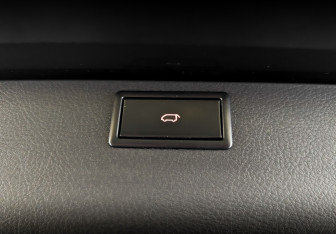 Подержанный автомобиль Volkswagen Multivan 2019 года (29 фото)