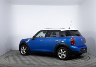 Подержанный автомобиль MINI Countryman 2011 года (7 фото)