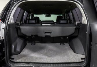 Подержанный автомобиль Toyota Land Cruiser Prado 2013 года (16 фото)