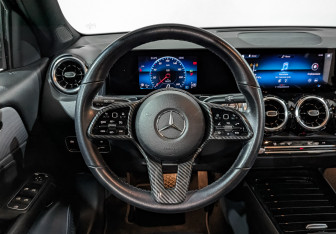Подержанный автомобиль Mercedes-Benz GLB 2020 года (22 фото)