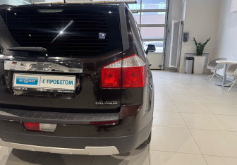 Подержанный автомобиль Chevrolet Orlando 2014 года (7 фото)