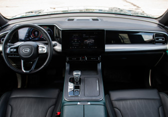 Подержанный автомобиль GAC GS8 2023 года (18 фото)