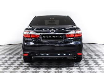 Подержанный автомобиль Toyota Camry Sedan 2015 года (6 фото)