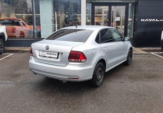 Подержанный автомобиль Volkswagen Polo Sedan 2015 года (5 фото)