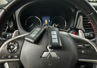 Подержанный автомобиль Mitsubishi Outlander 2012 года (18 фото)